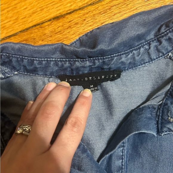 JANE & DELANCEY Women's Blue Soft Lyocell Chambray Button Down Shirt M - Picture 9 of 9